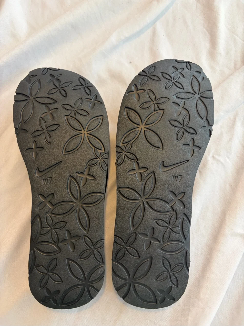 Nike Women’s Flip Flop Sandals, Size 7